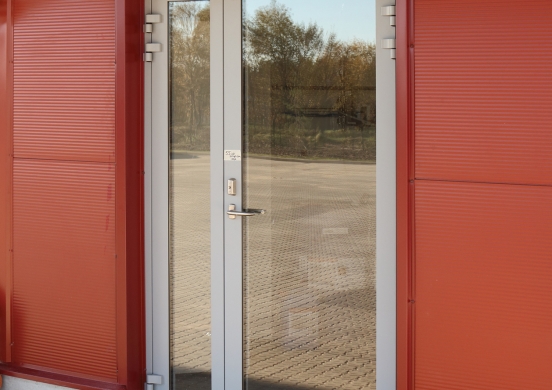 entrance doors are made of aluminum profile