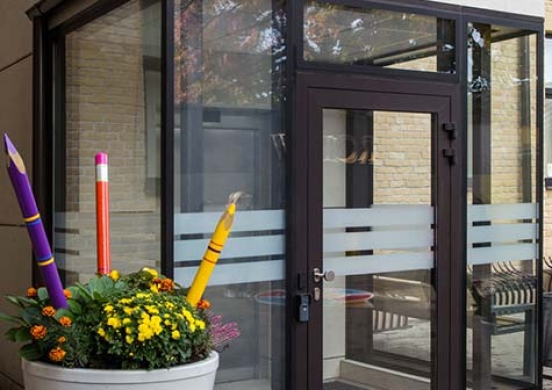 Aluminium and metal doors for the School