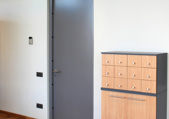 steel door with enhanced sound insulation properties